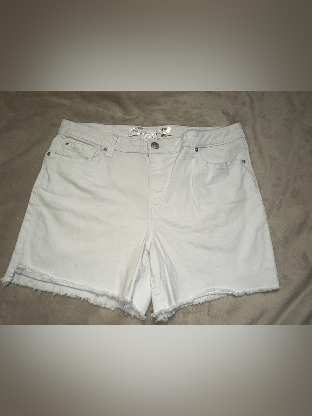 Seven7 Women's White Denim Shorts Size 16 Frayed Hem